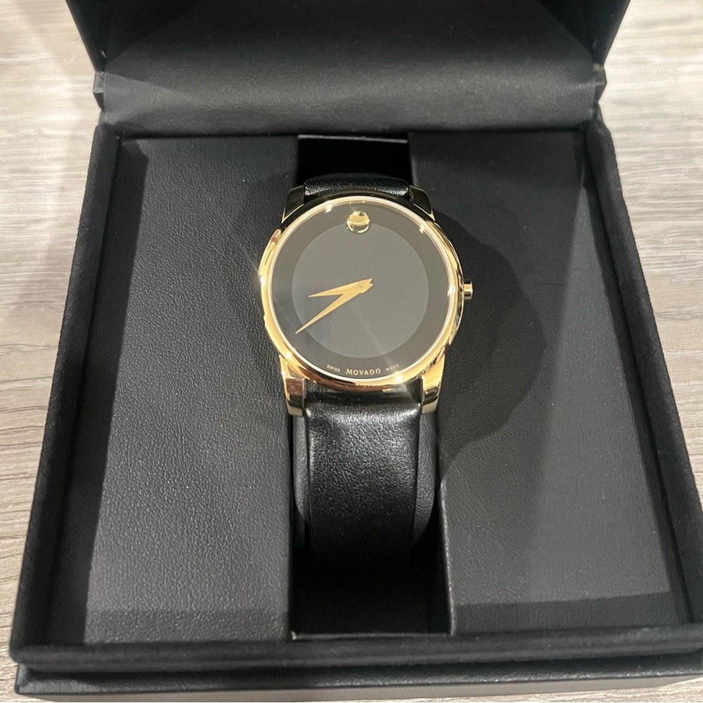 Movado “Museum Classic Quartz” Leather Men Watch
